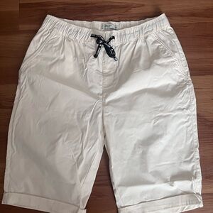 Cream Casual Shorts with Drawstring
